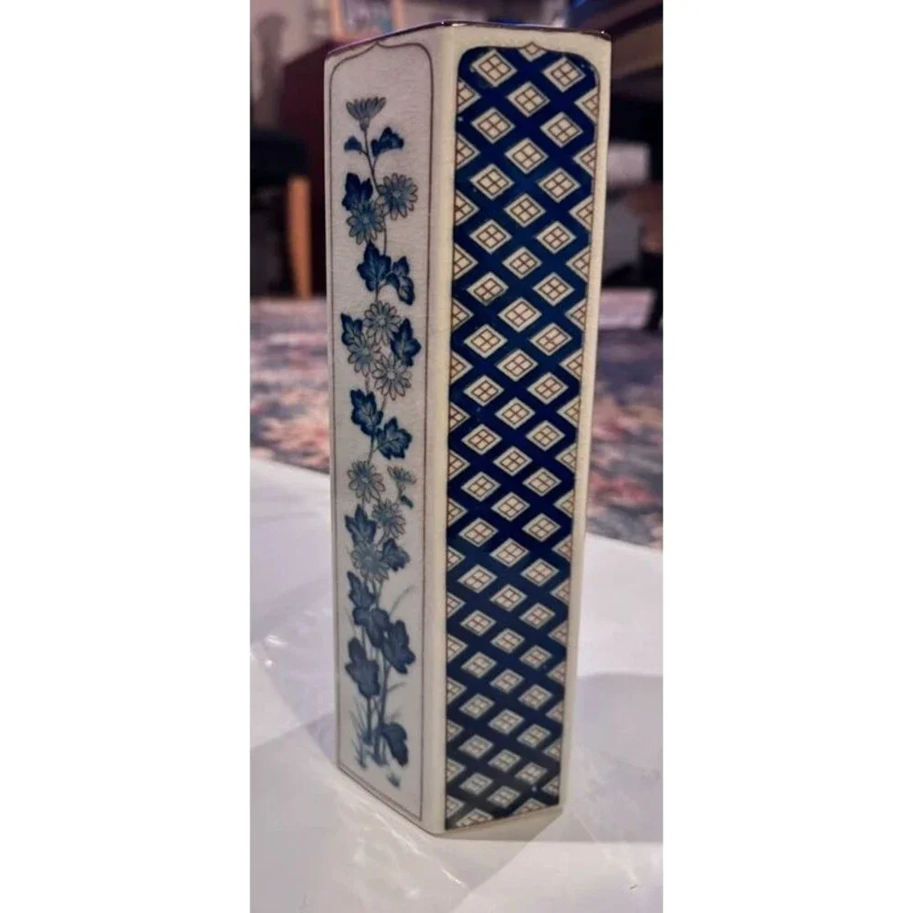 OMC hexagonal vase MCM blue white Chinoiserie Classic traditional